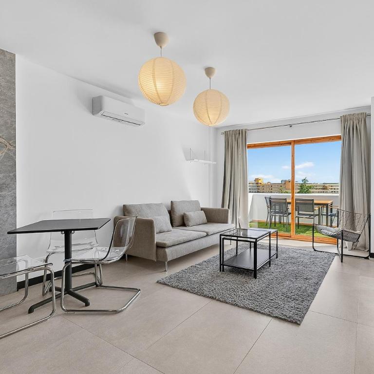 Modern apartments in Parque Royal I, Playa Fañabe - Two-Bedroom Apartment with Ocean View - 12