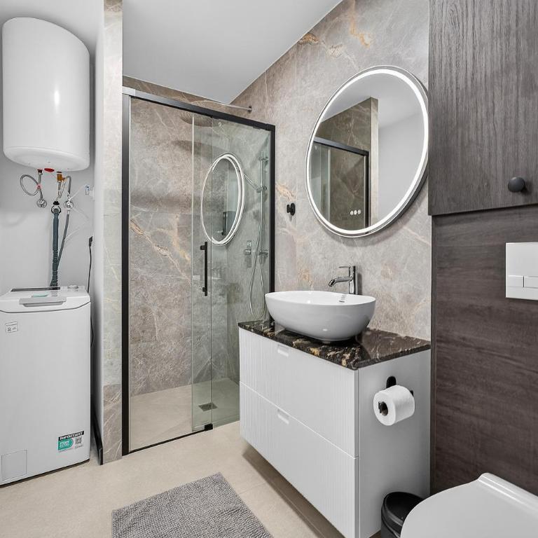 Modern apartments in Parque Royal I, Playa Fañabe - Two-Bedroom Apartment with Ocean View - 4