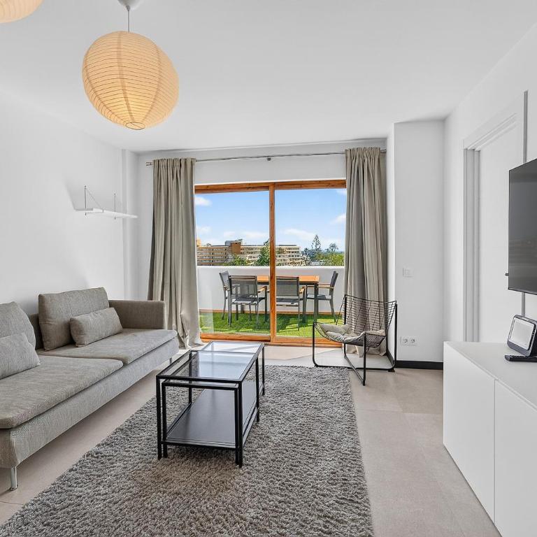 Modern apartments in Parque Royal I, Playa Fañabe - Two-Bedroom Apartment with Ocean View - 14