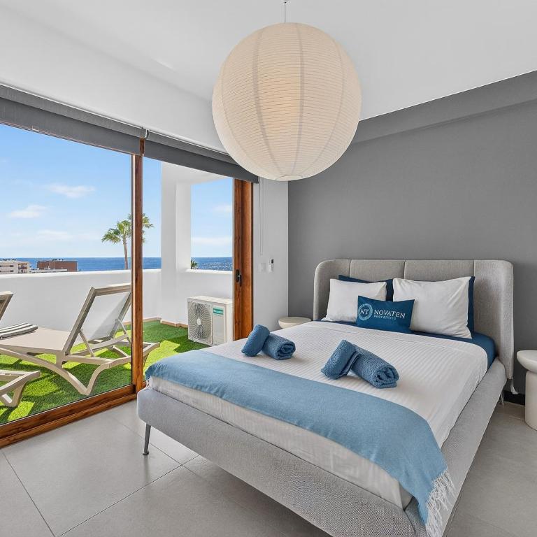 Modern apartments in Parque Royal I, Playa Fañabe - Two-Bedroom Apartment with Ocean View - 5