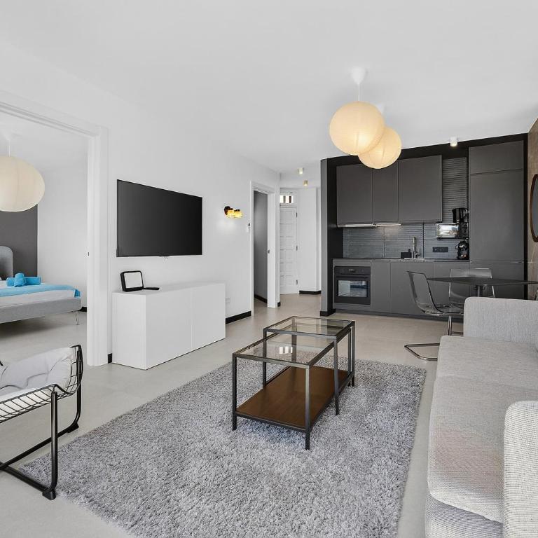 Modern apartments in Parque Royal I, Playa Fañabe - Two-Bedroom Apartment with Ocean View - 6