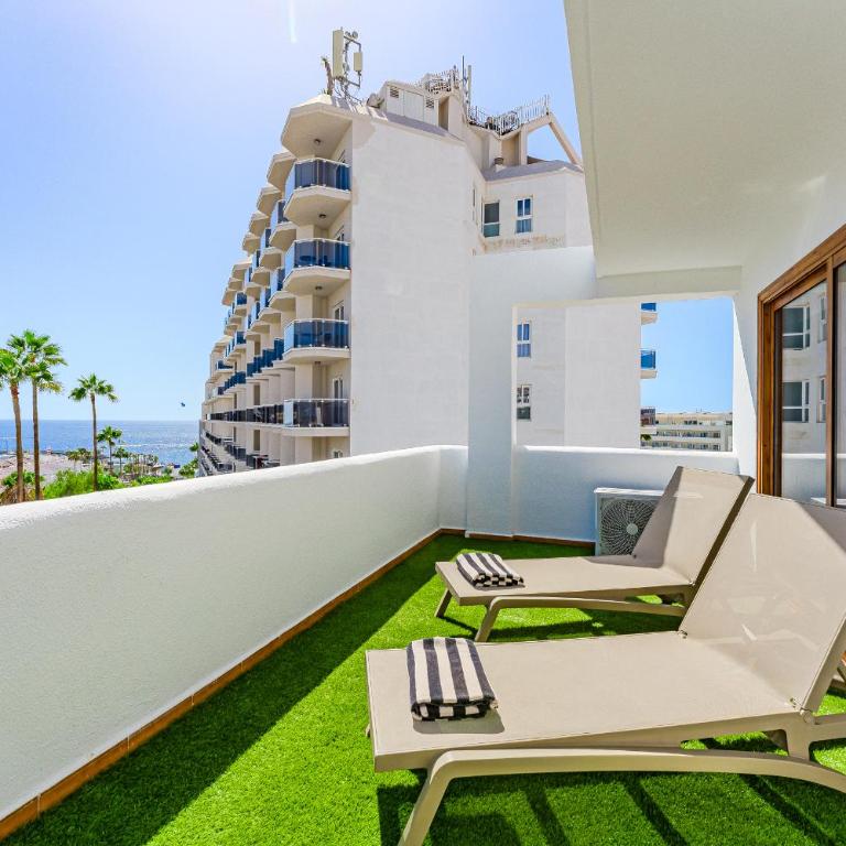 Modern apartments in Parque Royal I, Playa Fañabe - Two-Bedroom Apartment with Ocean View - 15