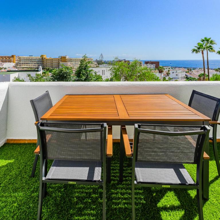 Modern apartments in Parque Royal I, Playa Fañabe - Two-Bedroom Apartment with Ocean View - 23