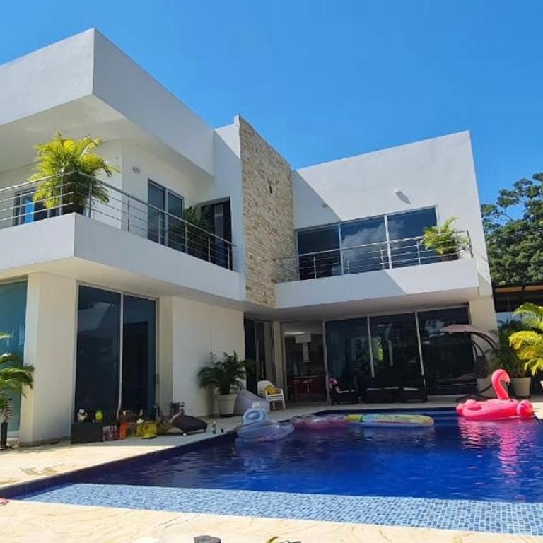 Casa campestre condominio Lagos del peñón - Five-Bedroom House - 1