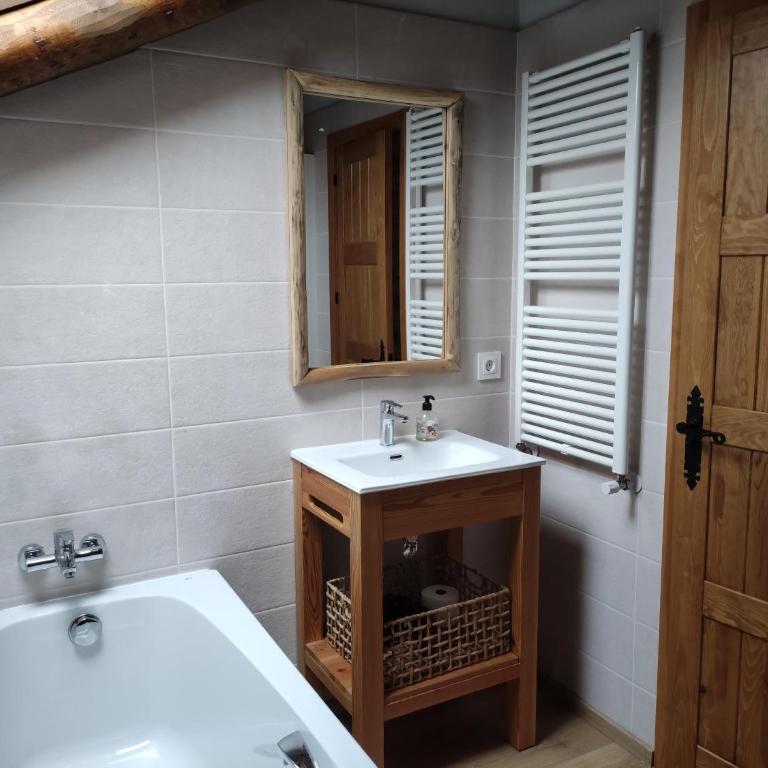 Casa Rural Fort De Bernat - Three-Bedroom House - 16