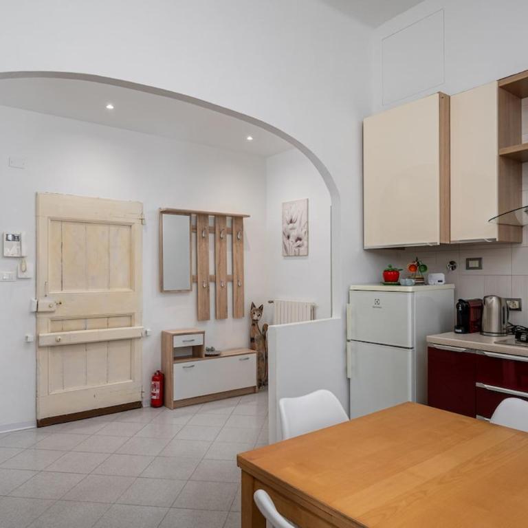 Charme Bolognese con 2 Camere vicino Ospedale Maggiore - Appartamento con 2 Camere da Letto - 1