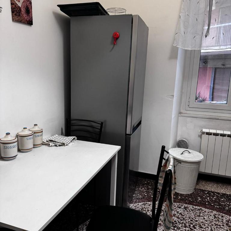 WOW HOME 3 - 175 mq - posteggio privato - davanti porto traghetti - fino a 10 posti letto - Appartamento Deluxe con 4 Camere da Letto - 10