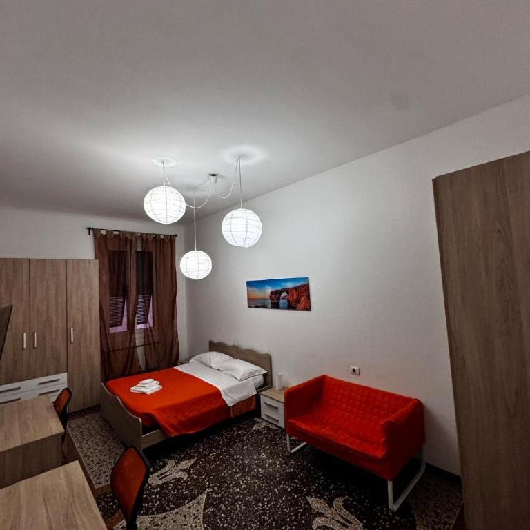 WOW HOME 3 - 175 mq - posteggio privato - davanti porto traghetti - fino a 10 posti letto - Appartamento Deluxe con 4 Camere da Letto - 12
