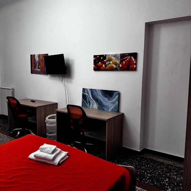 WOW HOME 3 - 175 mq - posteggio privato - davanti porto traghetti - fino a 10 posti letto - Appartamento Deluxe con 4 Camere da Letto - 6
