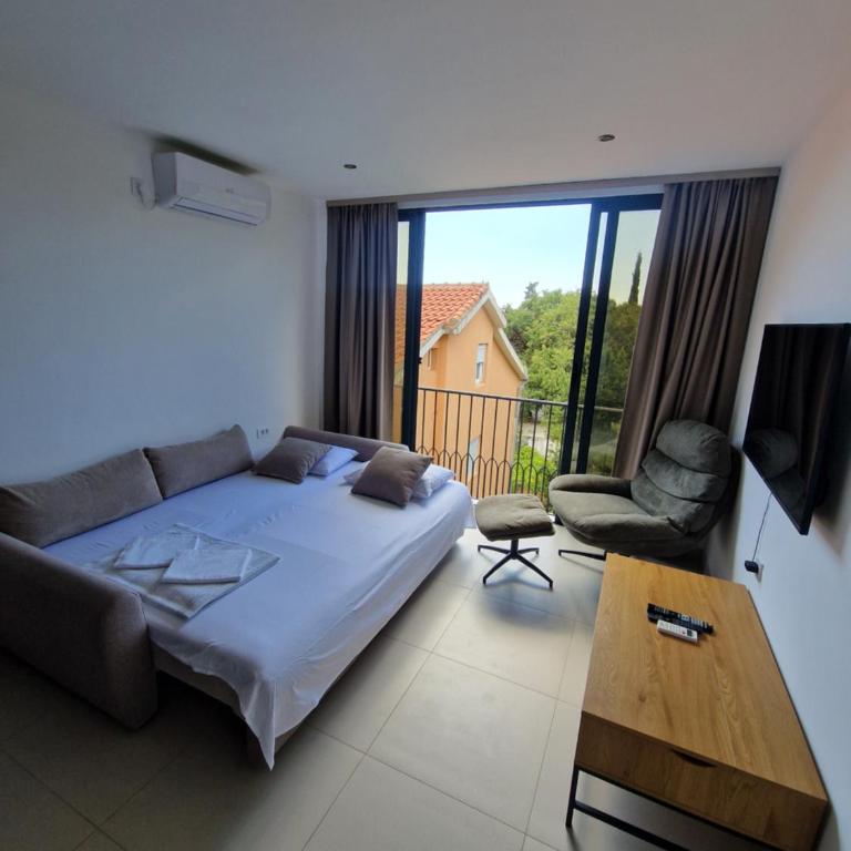 Guest House Damjana - Apartman s 1 Spavaćom Sobom i Balkonom - 13