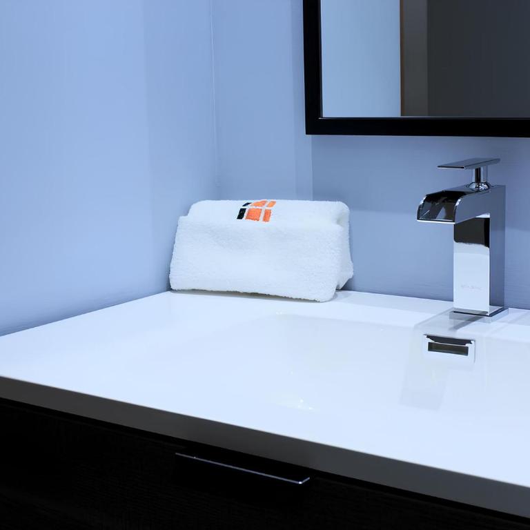 Hangar Inn TJ - Aeropuerto - Suite Deluxe con cama extragrande - 8