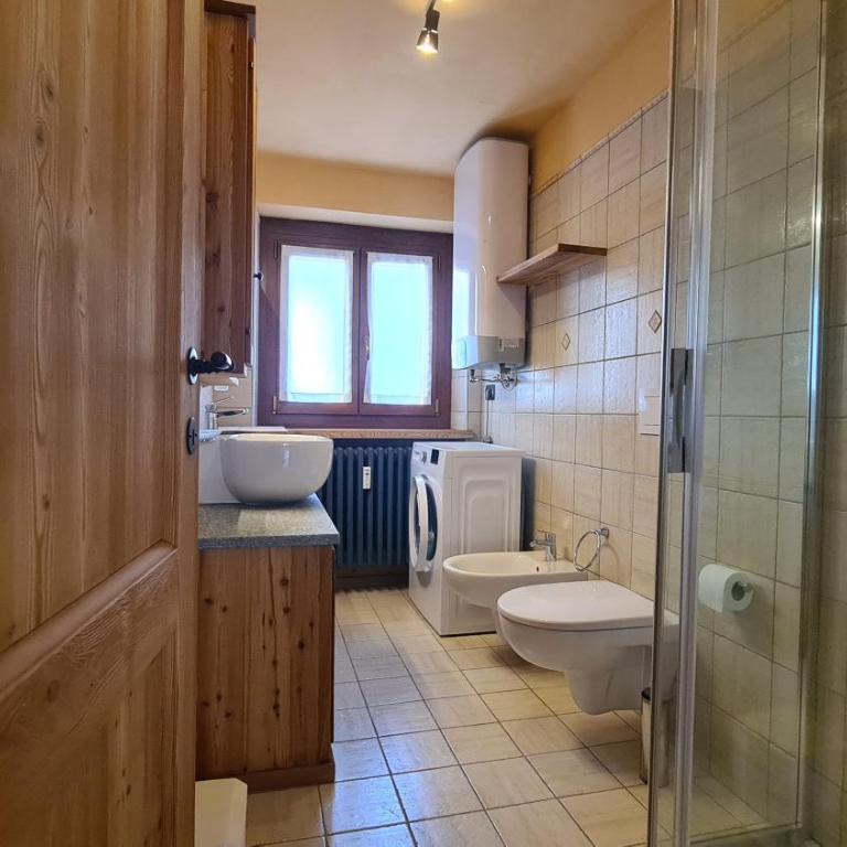Chez Ferdinand 2 - Two-Bedroom Apartment with Mountain View - 12