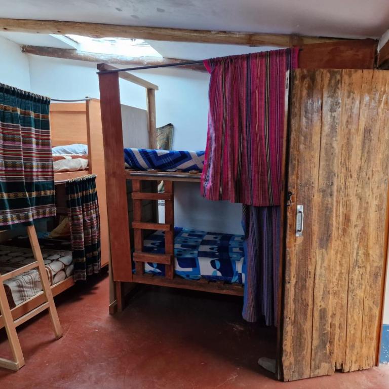 Antiques Homestay - 6-Bed Mixed Dormitory Room - 3