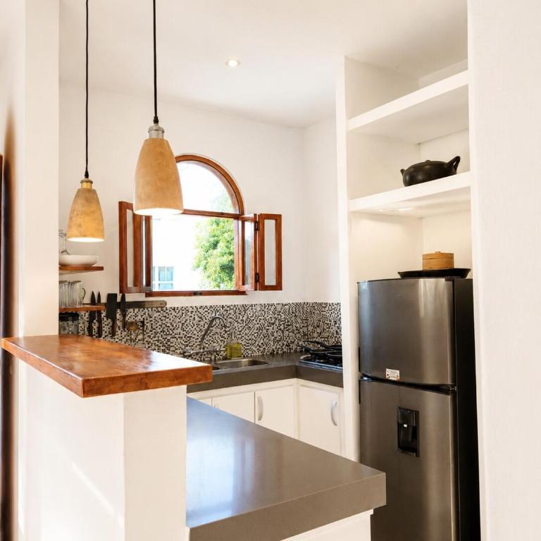 Apto Cerca Playa y Aeropuerto, Amplio con Balcón - Three-Bedroom Apartment - 9