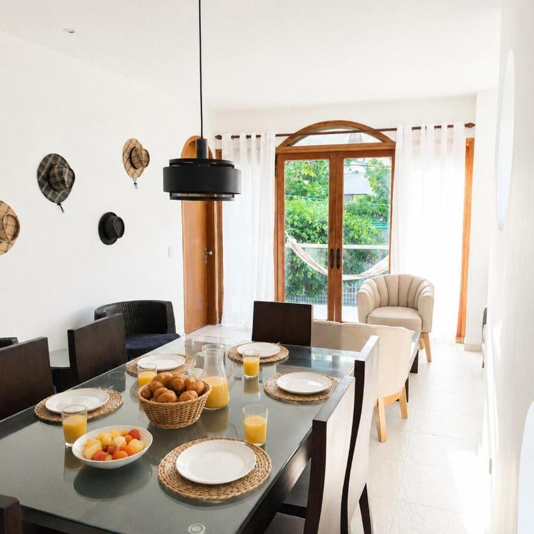 Apto Cerca Playa y Aeropuerto, Amplio con Balcón - Three-Bedroom Apartment - 20