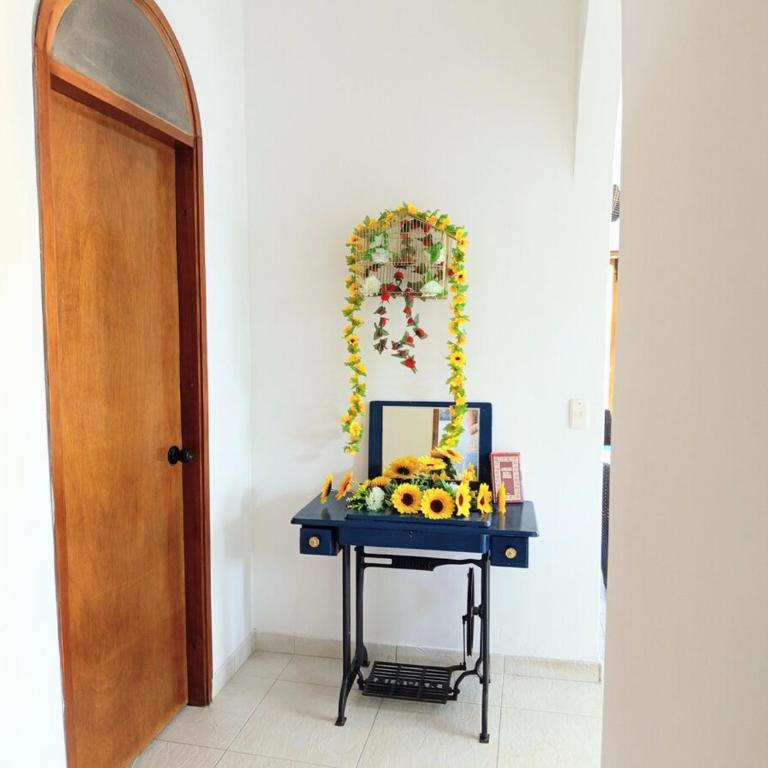 Apto Cerca Playa y Aeropuerto, Amplio con Balcón - Three-Bedroom Apartment - 22