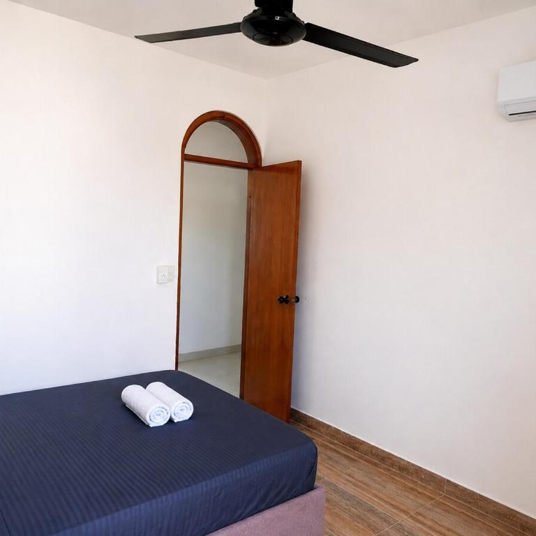 Apto Cerca Playa y Aeropuerto, Amplio con Balcón - Three-Bedroom Apartment - 23