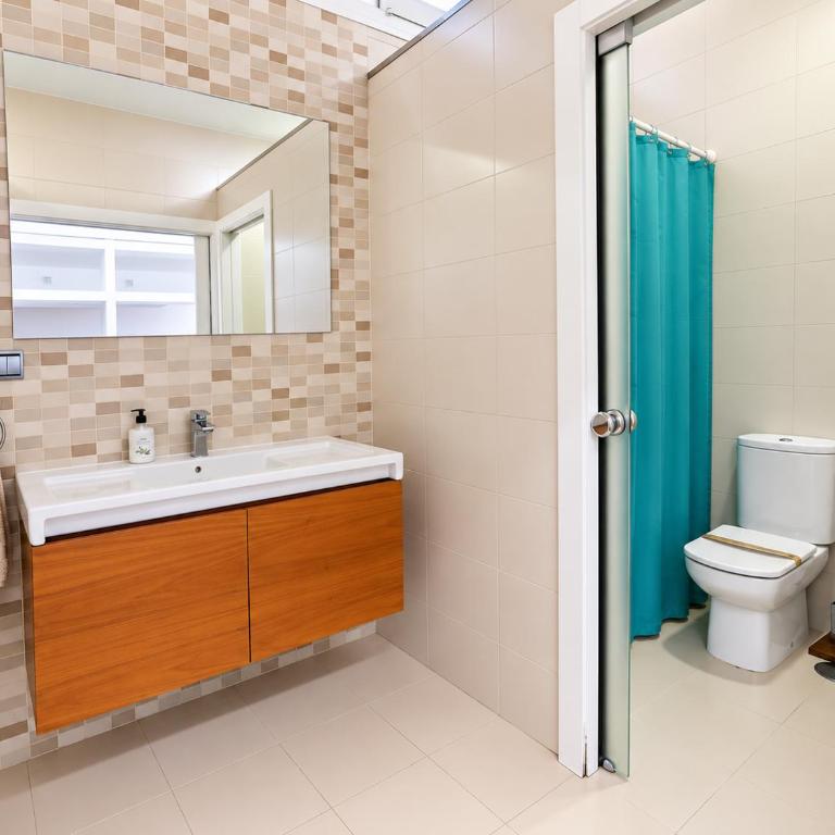 Villa Playamar para 10 Piscina privada, BBQ, parking a 10 min playa - Villa - 23