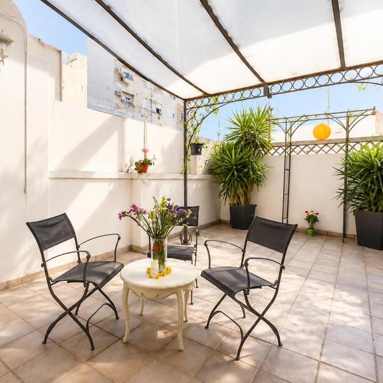 Premium 4-Bedroom Apartment on Gran Vía de Fernando el Católico - Apartment - 1