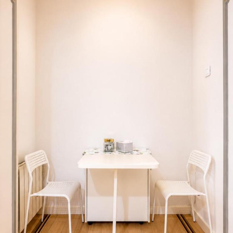 Premium 4-Bedroom Apartment on Gran Vía de Fernando el Católico - Apartment - 9