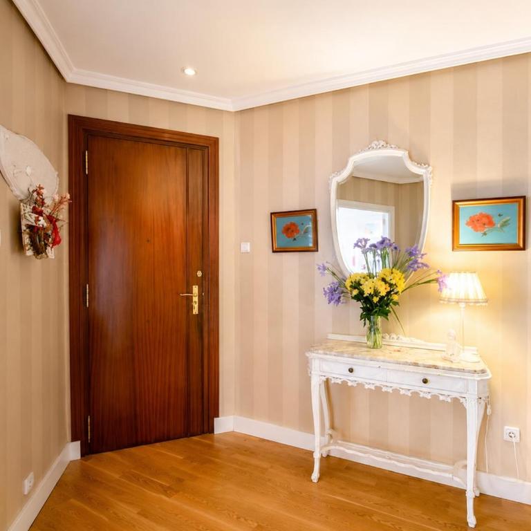 Premium 4-Bedroom Apartment on Gran Vía de Fernando el Católico - Apartment - 13