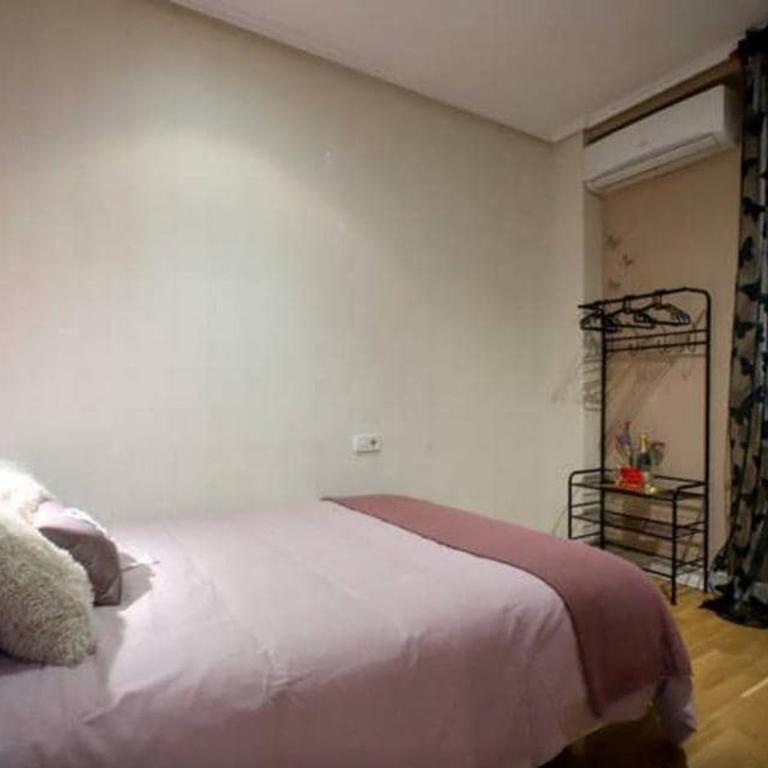 Premium 4-Bedroom Apartment on Gran Vía de Fernando el Católico - Apartment - 24