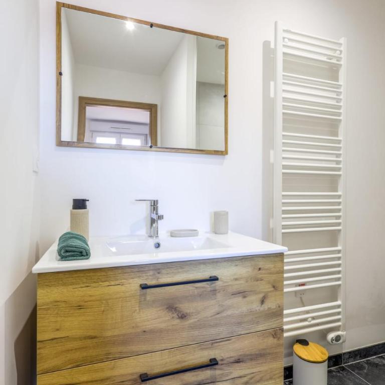 L'Éveil du Lac Stadtzentrum Am See Netflix WLAN Kingsize-Bett - Apartment - 17