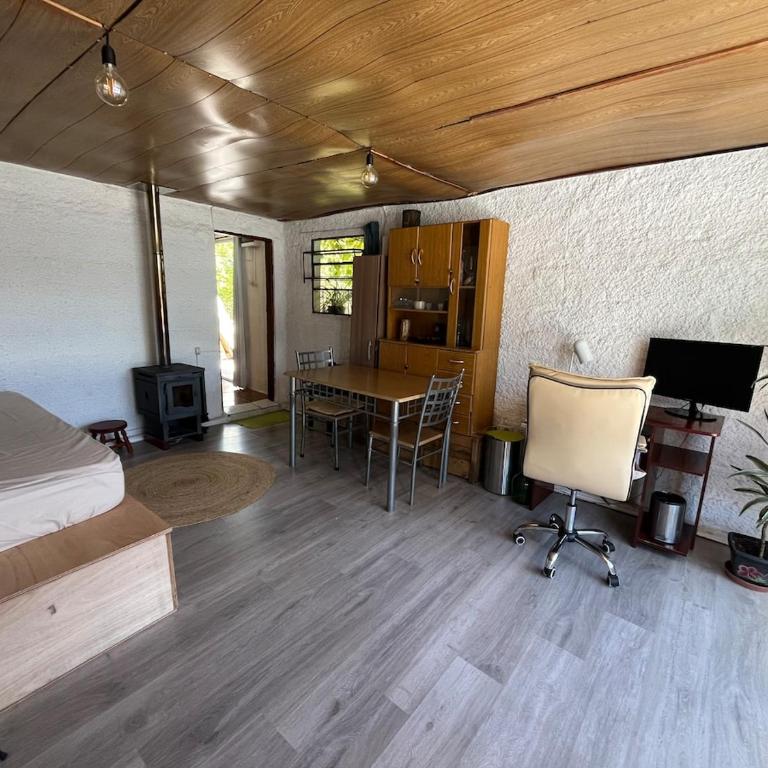 A bright little house in a central location with a wood-burning stove - Casa de 2 dormitorios - 2