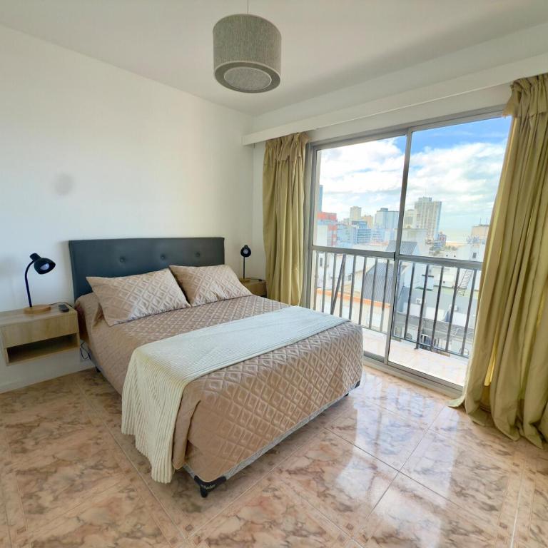Depto luminoso con balcón, a metros del mar - One-Bedroom Apartment - 5