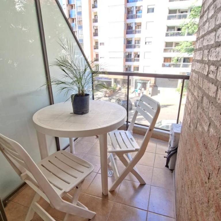 Pasos de la termi, wifi rapido, cochera en frente, gym y pileta - One-Bedroom Apartment - 14
