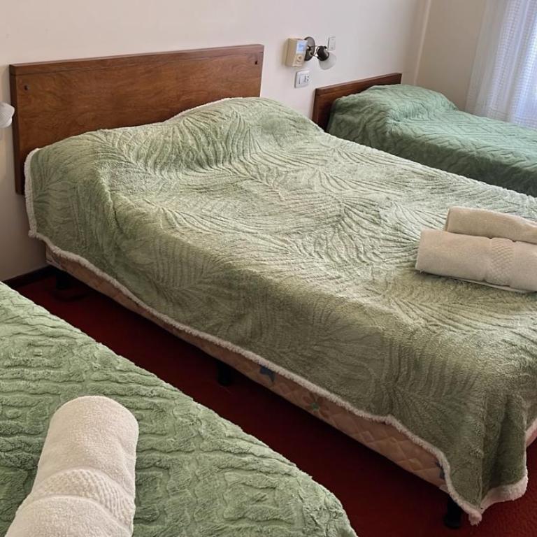 Hosteria Nueva NECOCHEA - Habitación cuádruple - 1