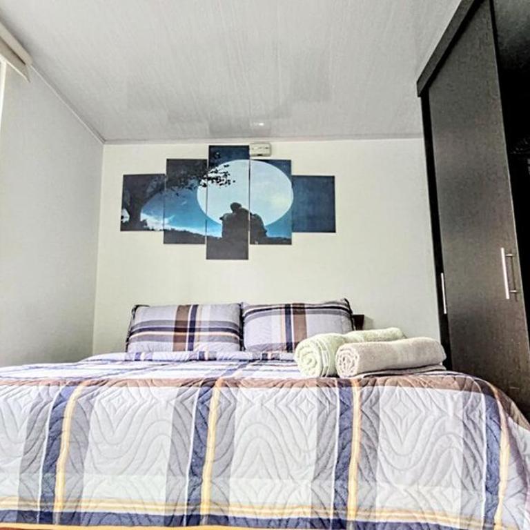 Acogedor apartamento familiar 2do piso - 06 personas - El Edén Centro Comercial - Three-Bedroom Apartment - 36