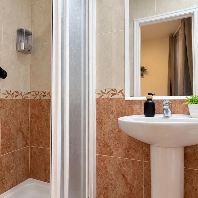 Navarro Ramos - Gomérez - Chambre Double avec Salle de Bains Privative - 5