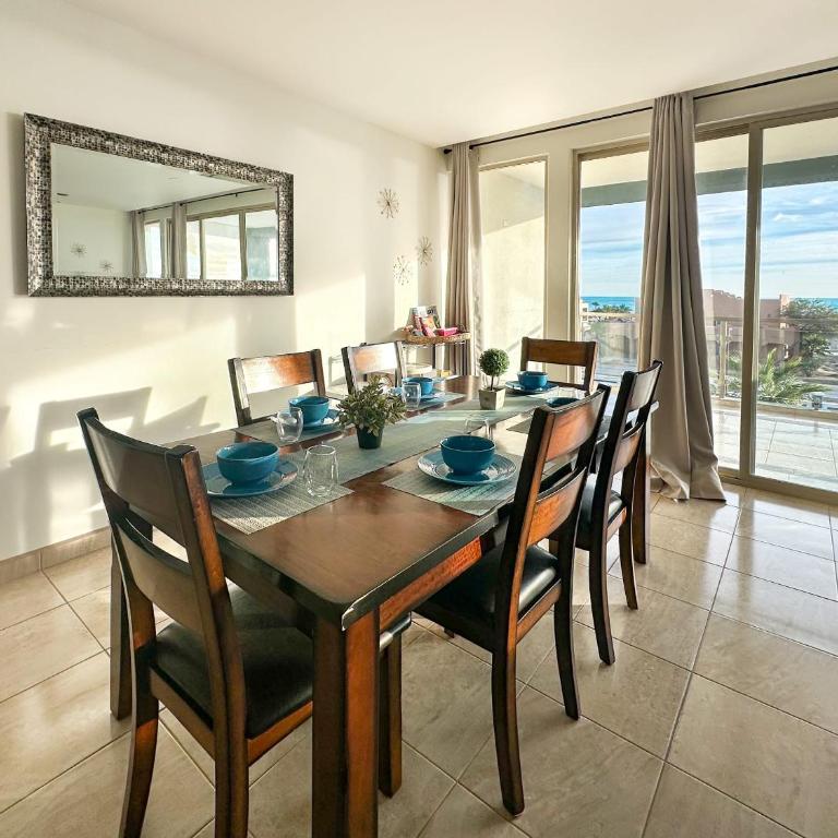 Tranquil Sunset & Sea Views 301B - Apartment - 11