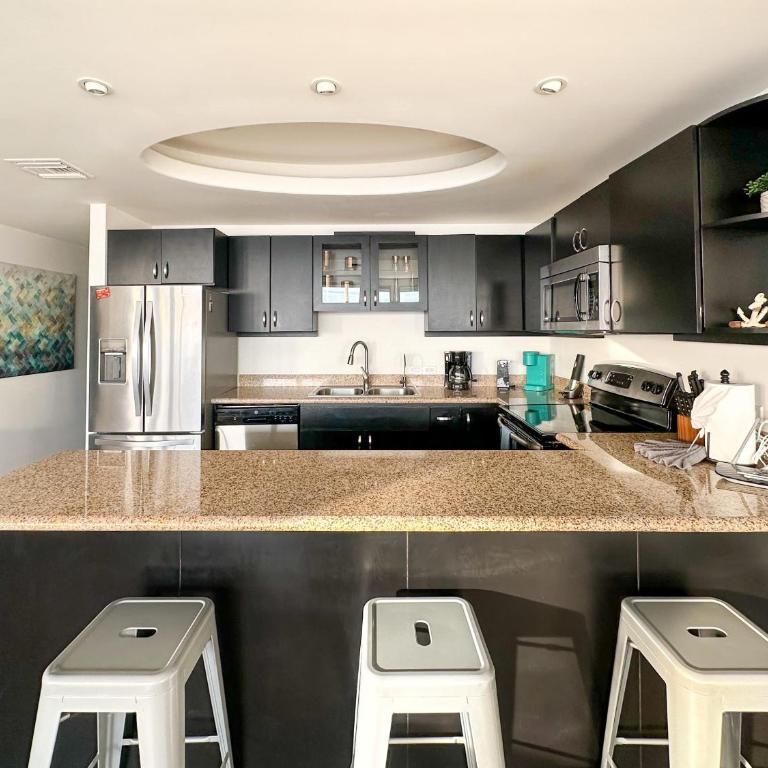 Tranquil Sunset & Sea Views 301B - Apartment - 13