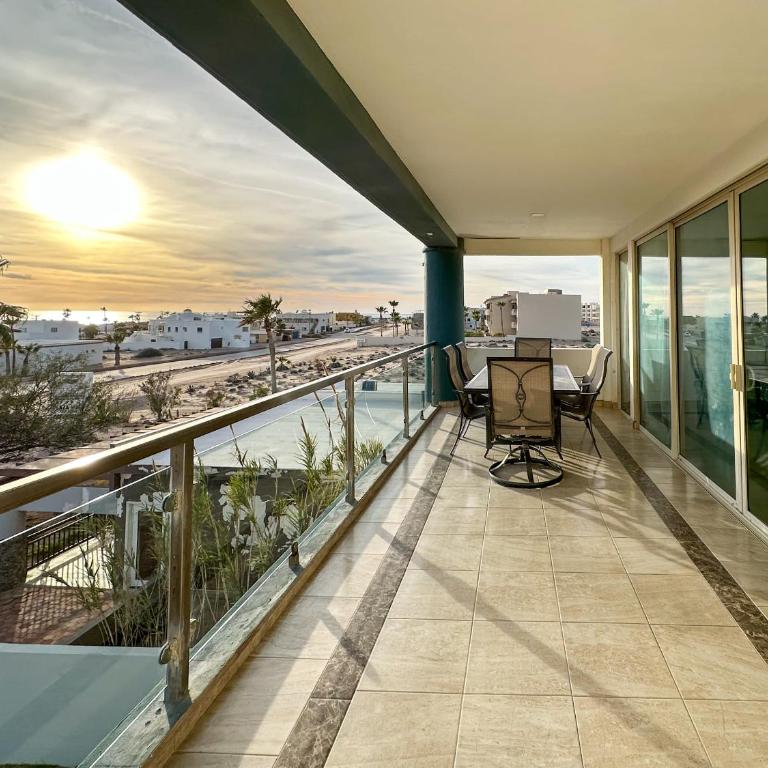 Tranquil Sunset & Sea Views 301B - Apartment - 19