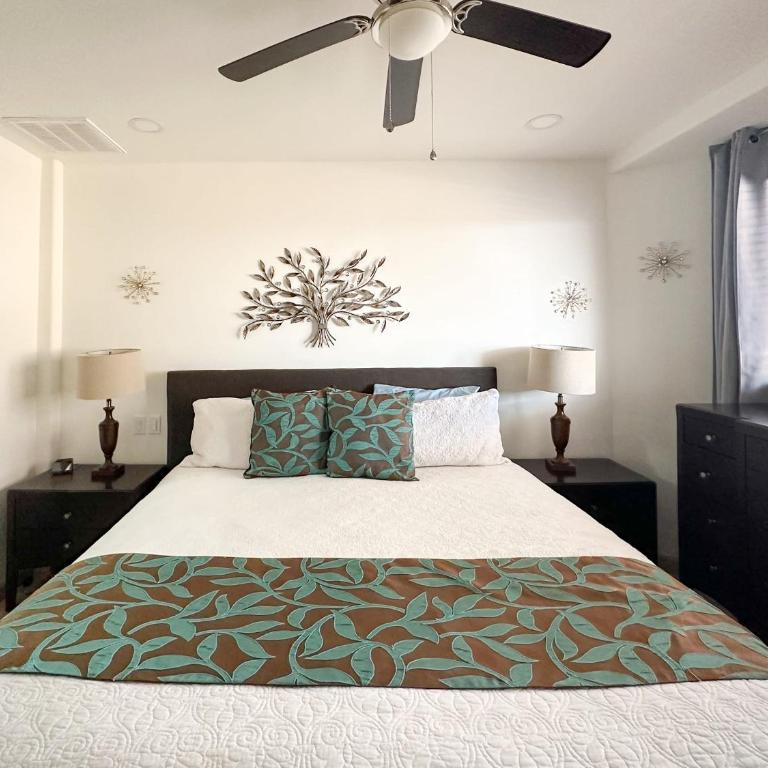 Tranquil Sunset & Sea Views 301B - Apartment - 24