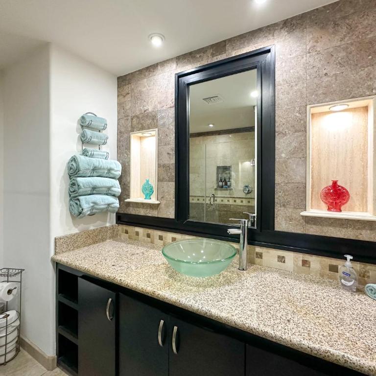 Tranquil Sunset & Sea Views 301B - Apartment - 32