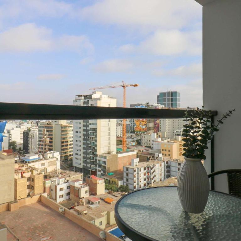 Deluxe 3BR with Balcony in Prime Miraflores - Apartamento - 17