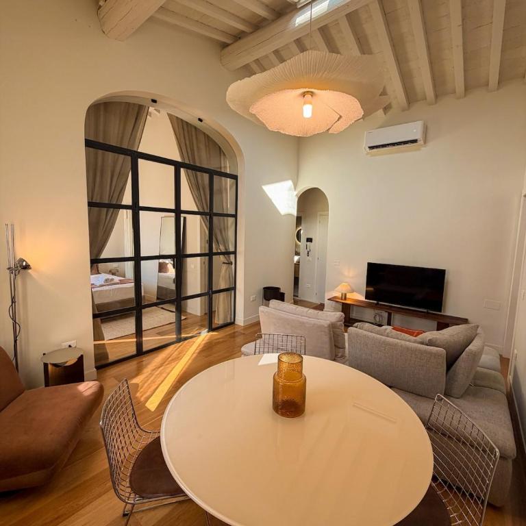 Attic in the city center - modern and comfort - Appartamento Deluxe con 2 Camere da Letto - 2