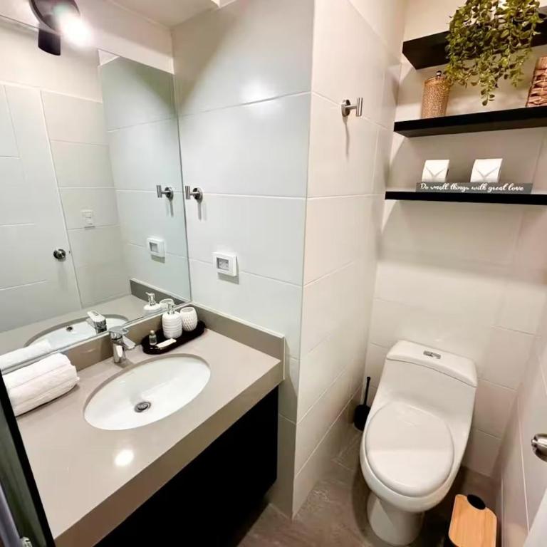 Miraflores house - Steps from Larcomar - Apartamento Deluxe de 2 dormitorios con balcón - 16