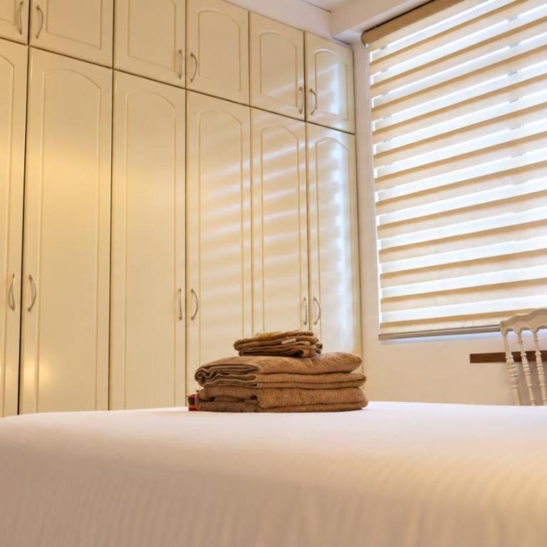 Park View Hostel & Suites - Double Room with Private Bathroom - 8