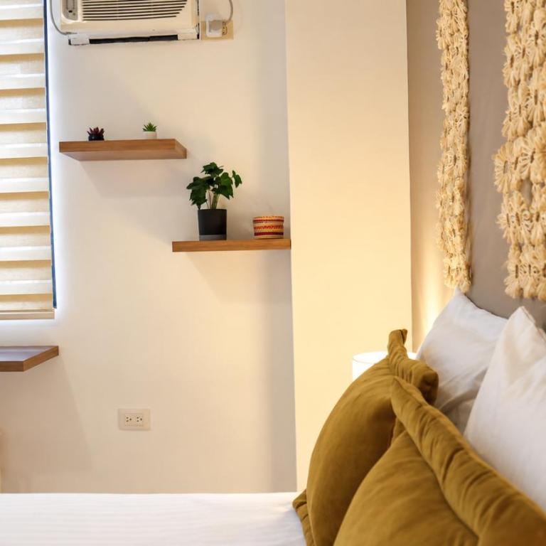 Park View Hostel & Suites - Double Room with Private Bathroom - 9