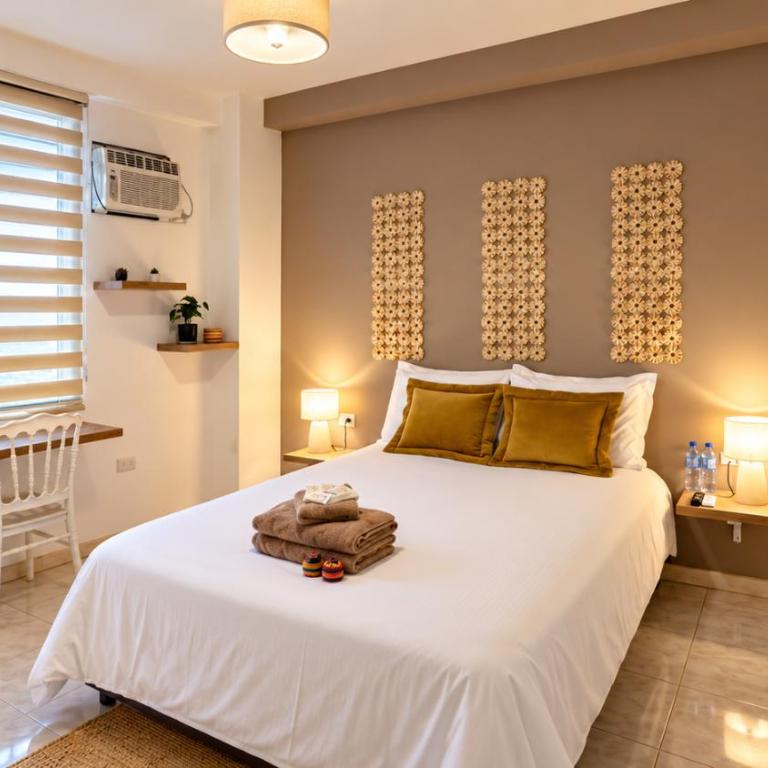 Park View Hostel & Suites - Double Room with Private Bathroom - 5