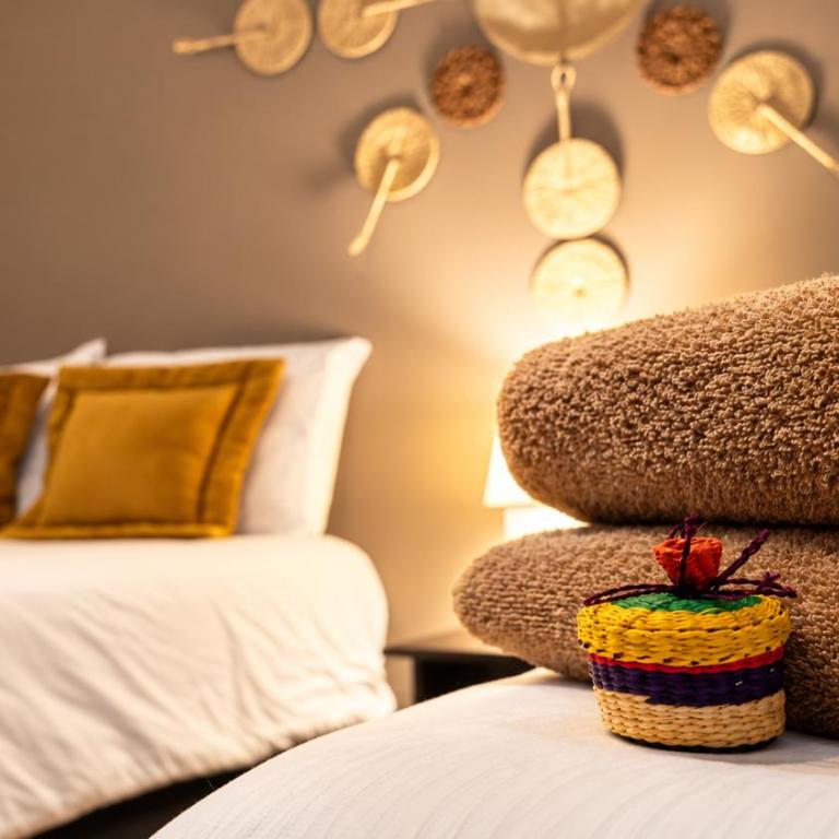 Park View Hostel & Suites - Twin Room with Private Bathroom - 6