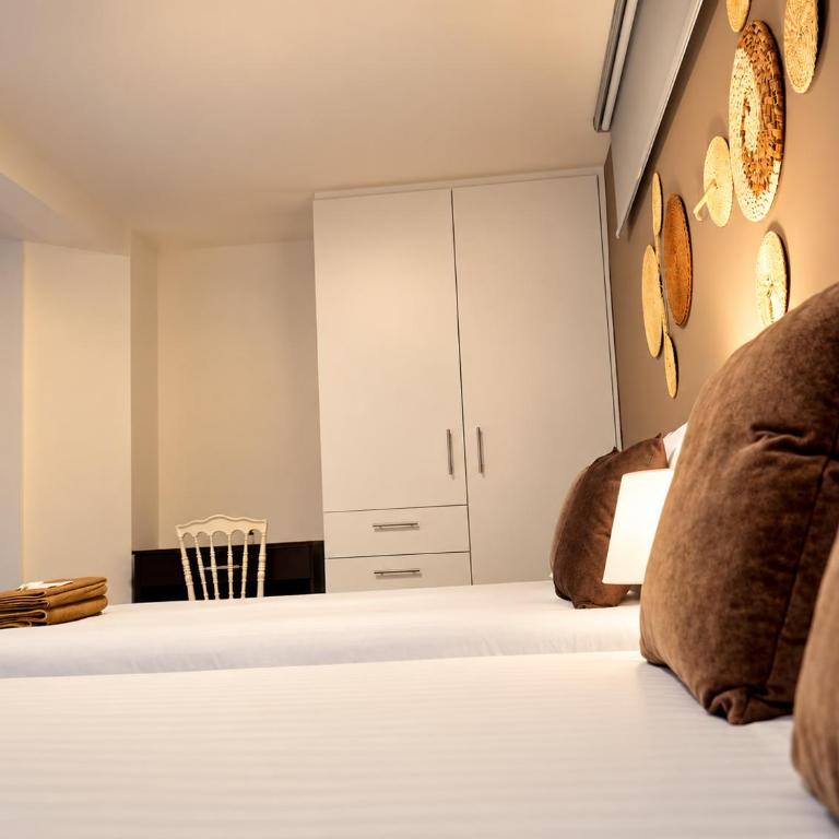 Park View Hostel & Suites - Twin Room with Private Bathroom - 12