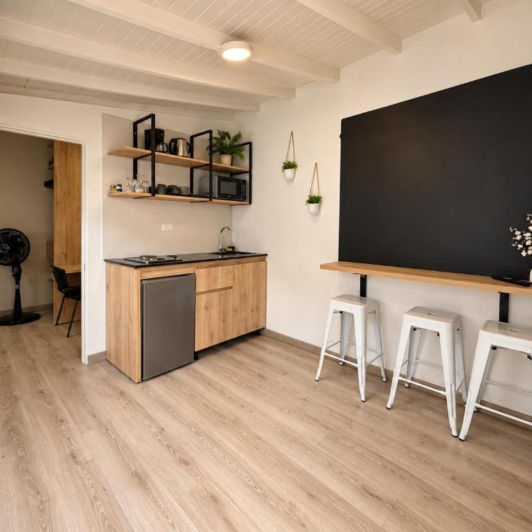 Hospedaje cerca a Provenza en el Poblado - MAN301 By Roots Rentals - Apartment - 1