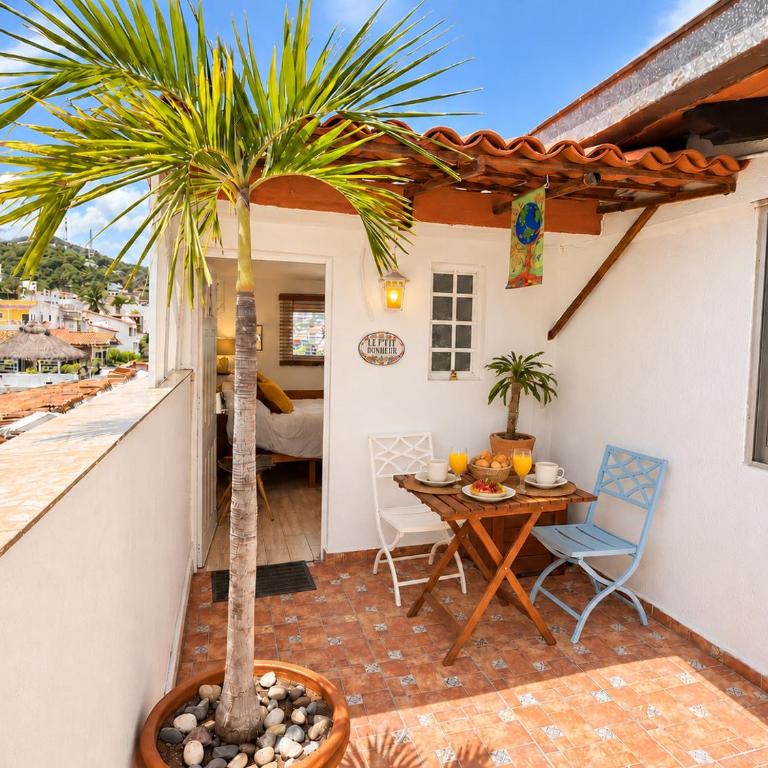 Le Petit Bonheur - Quiet - Rooftop - 3 min to Beach - One-Bedroom Apartment - 3
