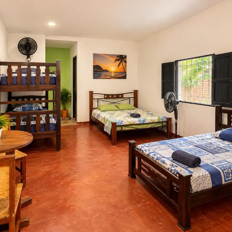 Hostal Mafelo Taganga - Habitación Familiar con baño privado - 5