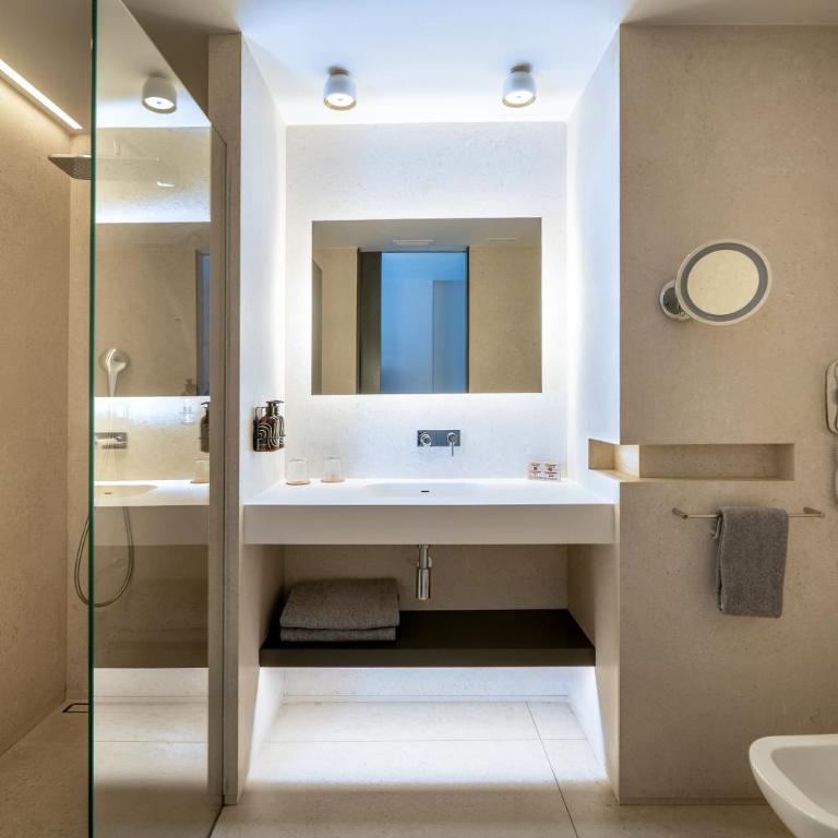 INNSiDE by Meliá Alicante Porta Maris - Camera The Innside Premium con Vista Porto - 3